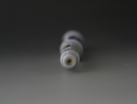 Stylo interne jetable à visser avec capuchon, 3 ml, fonctionnement par bouton.