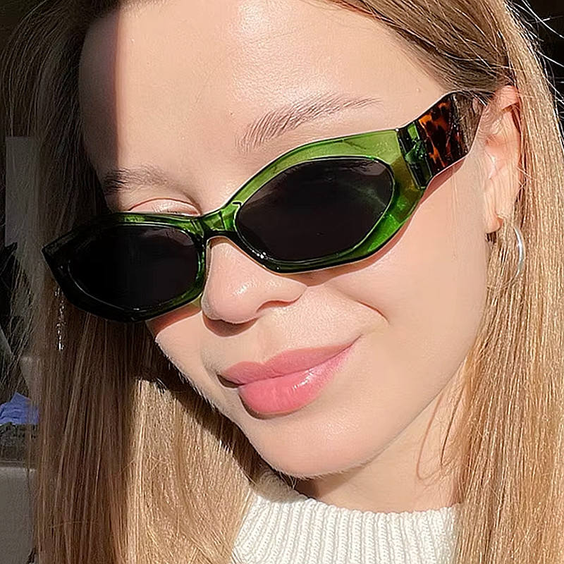 Lunettes de soleil œil de chat polygonales pour femmes