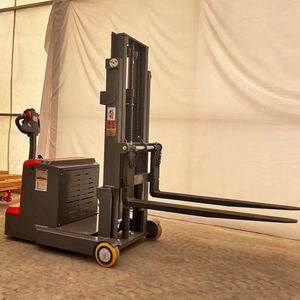 Apilador Compacto Autopropulsado E1020J con Certificación CE, Montacargas de Batería de un Solo Mástil de 2000 mm - Product Image 4
