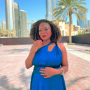 Elegante Vestido Satinado Azul Rey de Un Solo Hombro para Mujer, Fotografiado en el Frente del Burj Khalifa, Dubai, para Vacaciones y Viajes - Product Image 1