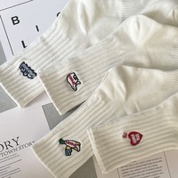 Chaussettes brodées mi-mollet en coton absorbant la transpiration et anti-odeur pour hommes et femmes, polyvalentes, tendance, pour étudiants et sportifs