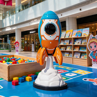 Sculpture en fibre de verre de vaisseau spatial de dessin animé sculpté sur mesure par une usine professionnelle, marque Jingyue, pour aire de jeux d'enfants de maternelle