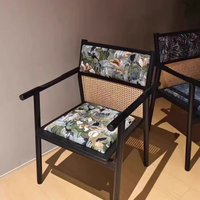 Fauteuil en tissu à imprimé floral, panneau en rotin naturel, cadre en bois massif noir, chaise de salle à manger vintage personnalisable, mobilier pour hôtel et maison