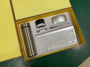 En stock : Coffret cadeau d'affaires haut de gamme comprenant un gobelet isotherme, un clavier Bluetooth, une souris, un haut-parleur, un stylo USB et des accessoires de bureau numériques. - Product Image 5