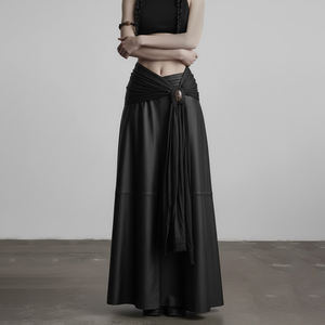 Jupe longue plissée taille naturelle en cuir noir style streetwear pour femme, coupe ample, effet amincissant, design vintage américain - Product Image 3