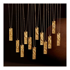 Bijoux Symbole <span class=keywords><strong>du</strong></span> Zodiaque Collier Pendentif <span class=keywords><strong>Horoscope</strong></span> 12 <span class=keywords><strong>Mois</strong></span> Zircon Cubique Motif Relief Cuboid Acier Inoxydable Plaqué Or 18K - Product Image 1