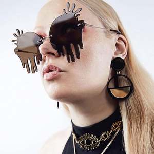 Nuevas Gafas de Sol de Moda 2020, Diseño Único de Aleación con Forma de Lágrima y Corazón, Coloridas, Extra Grandes e Irregulares para Fiesta - Product Image 1