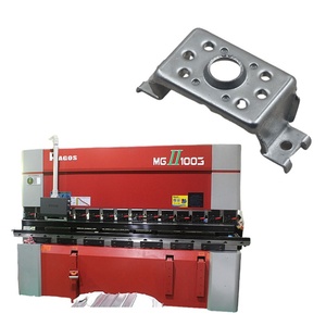 Presse à riveter sur mesure pour l'assemblage de tôles d'appareils électroménagers avec moule de soudage, d'emboutissage et de pliage - Aluminium et acier au carbone - Product Image 1