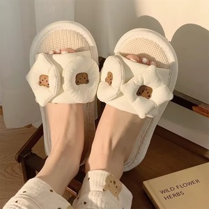 Zapatillas de lino Coquette para mujer, cómodas Zapatillas de casa de espuma viscoelástica, zapatillas de oso de dibujos animados con punta abierta para dormitorio y sala de estar - Product Image 3