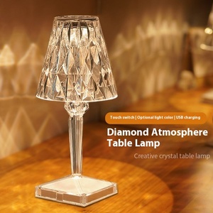 Lampe de table créative de luxe haut de gamme en verre moderne pour chambre à coucher, restaurant, décoration, vente en gros pour usage Internet, à piles - Product Image 1