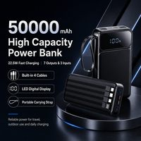 Banco de Energía de Carga Rápida de 50000 mAh y 22.5 W, Cargador Portátil de Gran Capacidad con 7 Salidas, 3 Entradas y Cables Integrados