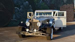 Qianzhimei Hoge Kwaliteit Moderne Stalen Paard Begrafenis Coach Klassieke Elektrische Dubbele Kleur Kist <span class=keywords><strong>Truck</strong></span> Voor Speciaal Vervoer - Product Image 5