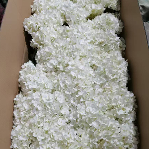 5 Rami di Ortensie Artificiali <span class=keywords><strong>Bianche</strong></span> Lunghe 48CM con Foglie per Decorazioni di Eventi, Feste, Matrimoni e Noleggio Aziendale - Product Image 3