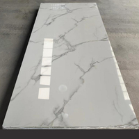 Panneau PVC à motif marbré avec revêtement UV, panneau marbré haute brillance pour la décoration intérieure
