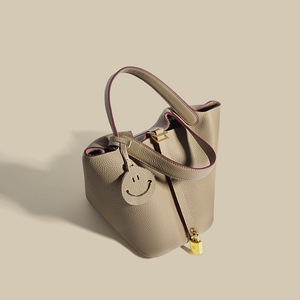 Sac seau classique en cuir de vachette pleine fleur, style <span class=keywords><strong>panier</strong></span>, luxe léger, en cuir véritable haut de gamme, avec boucle de fermeture ouverte - Product Image 2