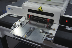 Machine automatique de pose de poches avec fonctions de repassage et de moules ajustables pour la production de poches de jeans et de chemises avant la couture - Product Image 6