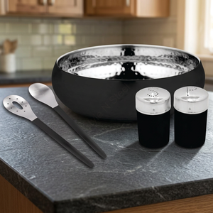 Bol belge de qualité supérieure en acier inoxydable de couleur noire, avec un ensemble de service à salade dans un design sel et poivre - Product Image 1