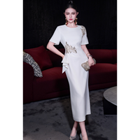 Robe élégante de style français vintage en polyester avec broderie de perles complexes qui accentue la taille et crée un effet amincissant pour les femmes