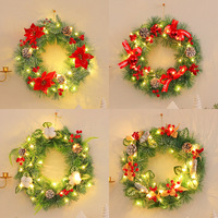 Guirlande de Noël LED artisanale en PE, entièrement superposée, avec nœuds, boules, pommes de pin, baies et fleurs, pour porte d'entrée, mur, fenêtre, cheminée - Collection Printemps Éclatant