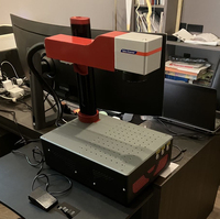 Machine de marquage laser à fibre portable de bureau 20W 30W Max Raycus JPT pour surfaces métalliques et logos