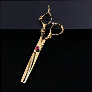 Tijeras de peluquería Inoue Kazunari doradas de 6.0 pulgadas, tijeras de entresacar con mango de piedra preciosa roja, para uso en salones de belleza, para diestros - Product Image 4