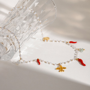 สร้อยคอประดับมุกพร้อมจี้รูปพริกสีแดงมุกเทียมสีทองเครื่องประดับแฟชั่น - Product Image 2