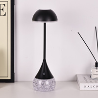 Lampe de bureau LED RGB à commande tactile, chargement USB, température de couleur réglable 2700-5400K, design moderne, alimentation par batterie, construction métallique