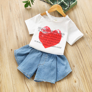 T-shirts vintage et dernières tendances en matière de jeans, ensembles à manches courtes pour filles et enfants, vêtements coréens pour enfants, vente en gros auprès d'un fournisseur chinois - Product Image 4