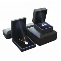 Boîte à bijoux de luxe noire grand format avec éclairage LED intégré pour colliers et chaînes – Vente en gros