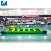 Parc aquatique gonflable avec échelle d'escalade, pont flottant, parcours d'obstacles pour les sports nautiques