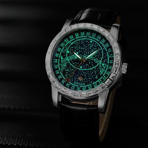 Montre pour homme à thème céleste sertie de diamants avec un fort mouvement de calendrier à quartz à luminescence nocturne, fabricant en gros - Product Image 4