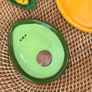 Petite assiette à sauce/aromatisant en céramique en forme de fruit, motif dessin animé créatif et mignon pour enfants, passe au micro-ondes, design adorable, plat à collation émaillé - Product Image 4