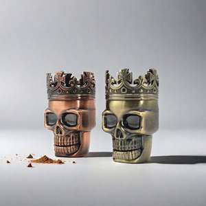 Broyeur à herbes en gros d'usine 45*75 mm 3 pièces Broyeur amusant en métal en forme de couronne pour fumer du tabac et des herbes - Product Image 1