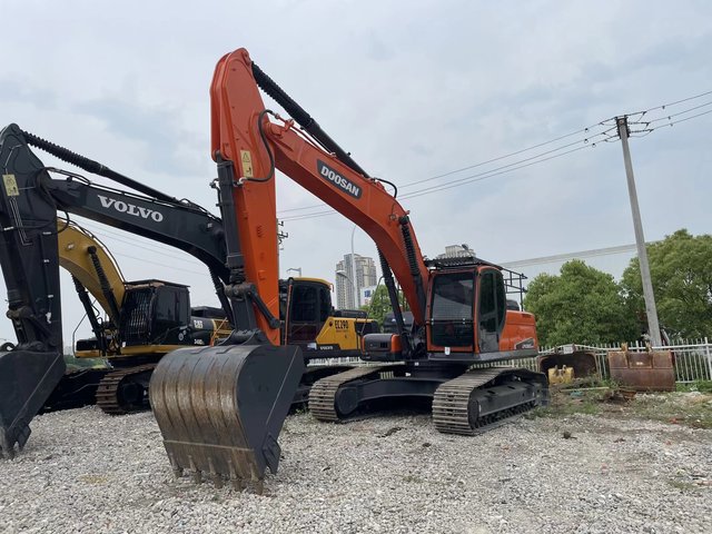 Cheap Second-hand Original Doosan DX300LC-9C Hydraulic Crawler Excavator 30 Tons Korea Used Heavy Excavator DX300LC-9C DX300LCA