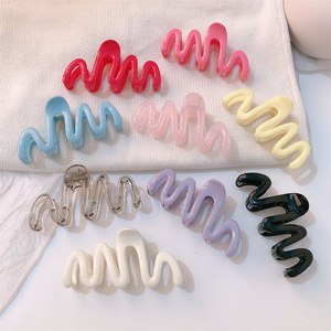 2024 nouvelle mode été grandes pinces à cheveux couleur claire vague Style hawaïen poignée acrylique cheveux griffes conception Unique femmes cheveux <span class=keywords><strong>crabe</strong></span> - Product Image 4