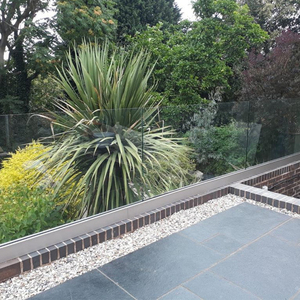 2025 New 10Mm/12Mm Tempered Glass Lan Can Nhôm U Kênh Ngoài Trời Không Khung Ban Công Kính Lan Can Với Vườn - Product Image 1