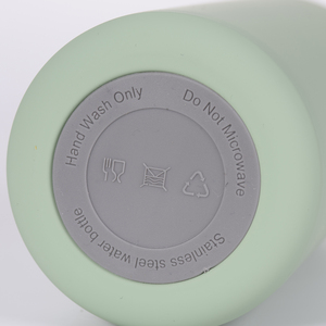 Vente d'usine peinture en caoutchouc soft tuch 550ML flacon à vide isolé à double paroi bouteille d'eau isolée thermique en acier inoxydable - Product Image 5