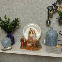 Cadeau souvenir 120MM Résine Artisanat Sainte Famille Musical Verre Globe D'eau Nativité Figures Religieuses Décorer Neige boll