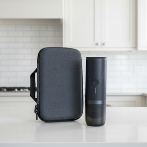 Cafetière portable légère avec préparation rapide en un clic pour le camping, l'extérieur et l'hôtellerie - Product Image 1