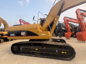 Excavatrice sur chenilles CAT 330CL d'occasion, engin de construction lourd pour travaux de terrassement, construction routière et exploitation minière - Product Image 2