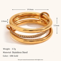 Bague en zircon multicouche plaqué or 18 carats minimaliste imperméable à l'eau en acier inoxydable de conception unique de Dingran pour des femmes
