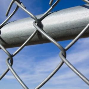 รั้วชั่วคราวแบบตาข่ายลวดชุบสังกะสี H&F HF-CLF003 ขนาด 12 ฟุต สำหรับสนามกีฬา แผงแข็งแรงทนทาน รับประกัน 1 ปี ราคาดีที่สุด - Product Image 6