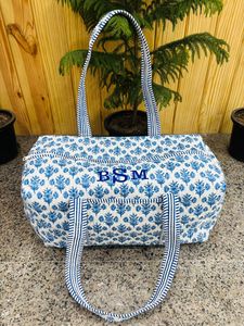 Bolsa de Viaje Grande de Lona Acolchada de Algodón Hecha a Mano con Diseño Estampado en Bloque, Bolsa de Mano para Mujer - Product Image 3
