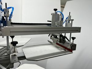 เครื่องพิมพ์สกรีนอัตโนมัติแบบหมุน <span class=keywords><strong>3</strong></span> สี 8 สถานี ขนาดพาเลท 30x40 ซม. สำหรับพิมพ์ผ้า เสื้อผ้า และกระเป๋า - Product Image 5