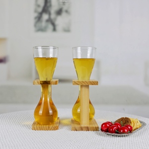 Bicchieri da <span class=keywords><strong>Birra</strong></span> in Vetro Personalizzati Quattro 4 Kwak - con Base in Legno - Product Image 2