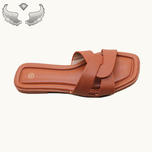 Summer New Collection Slippers with Fashion Platform Girls' Sandals Comfortable Private Label Children's Girls' Sandals Slippers - Product Image 4