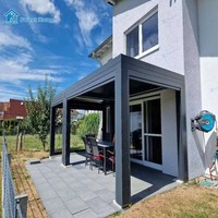 Pergola Bioclimatique Autoportante Motorisée en Aluminium Sweet Home avec Lames Orientables, Résistante au Vent et à l'Eau, pour Jardin Extérieur