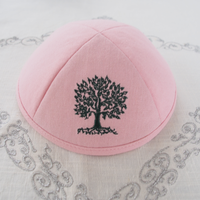 Top Kipot Kippah de lino con logotipo de árbol bordado Personalizar Bar Mitzvah Hat Judaica Yarmulke Daily Jewish Kippot para regalo.