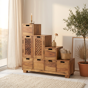 Armoire de rangement pour escalier en bois massif |   Commode à plusieurs tiroirs en bois de Sheesham artisanal avec portes sculptées en treillis |   Autonome et moderne - Product Image 1