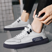 Nouveauté Chaussures douces de haute qualité en cuir PU à bas prix pour hommes Vente en gros de chaussures plates décontractées de plate-forme élévatrice Sneaker Business Factory